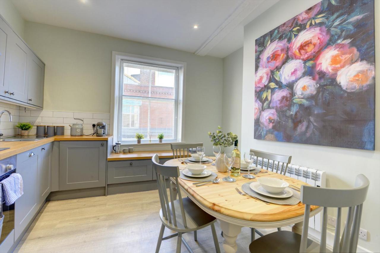 The Nook - A Modern 2 Bedroom Loft With Parking Ripon Eksteriør bilde